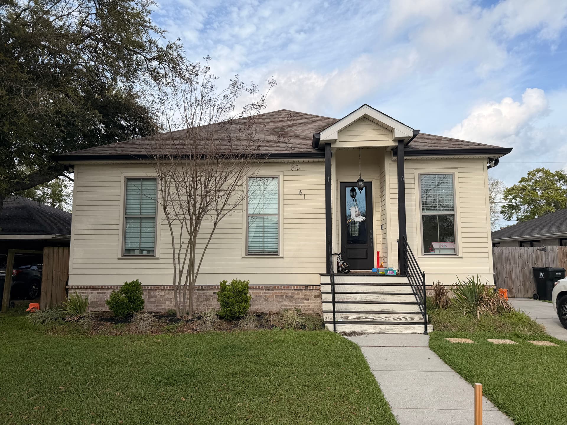 Front Garden Makeover with Stone Retaining Walls in Chalmette image