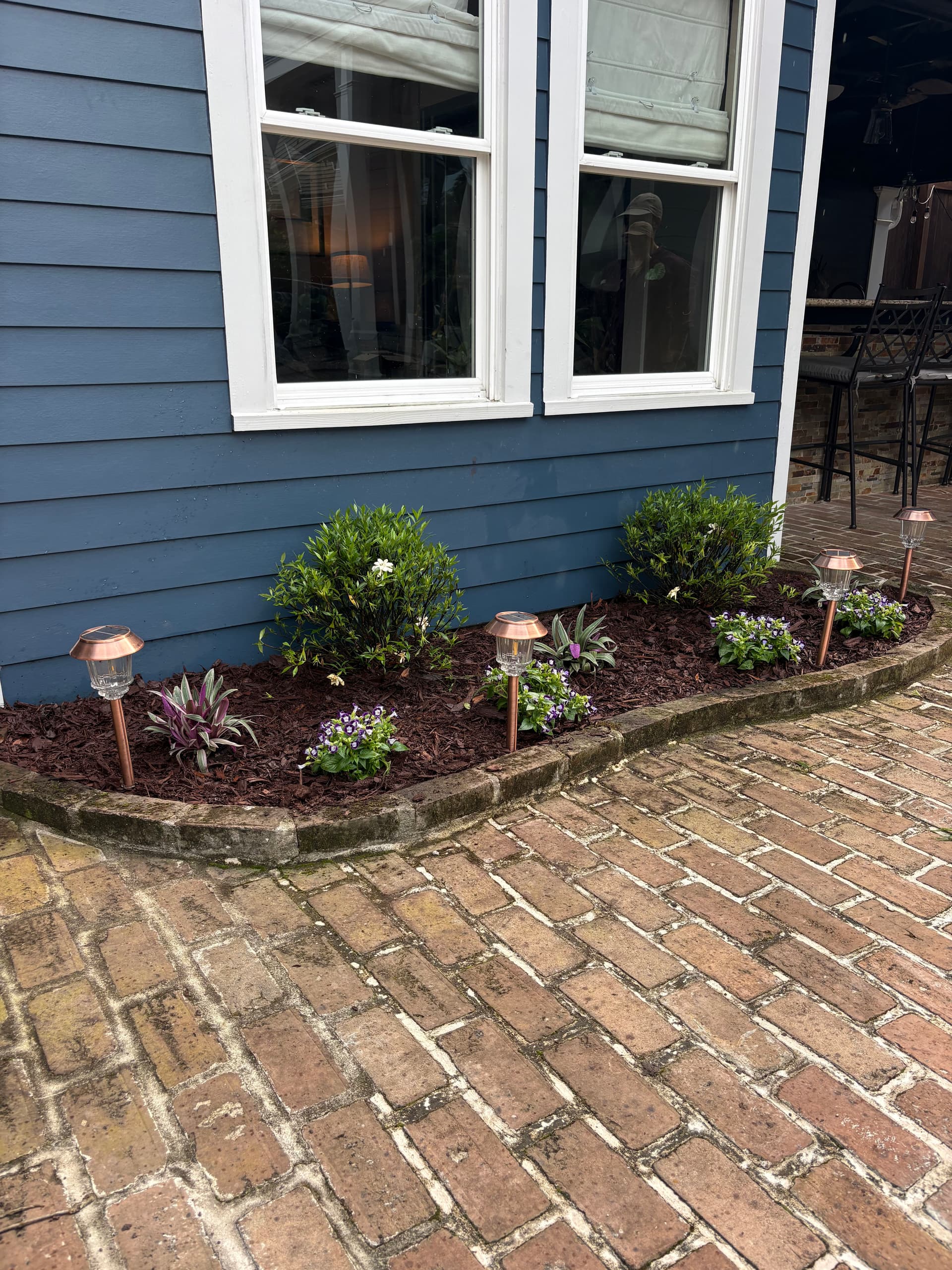 Gallery photos for Backyard Garden Refresh at a Lakeview Home: Image #3